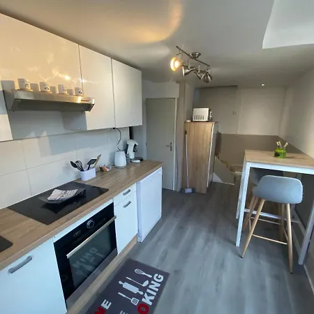 Le Petit Chez Nous - Coeur De Village Historique Classe - Fibre Wi Fi Apartment Montieramey